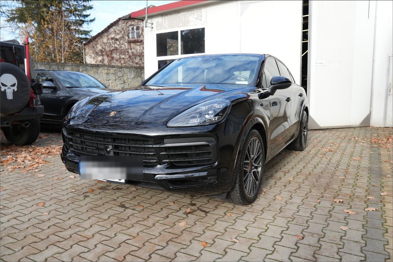 Porsche Cayenne po oklejeniu folią PPF w studiu Kraken Detailing w Krakowie