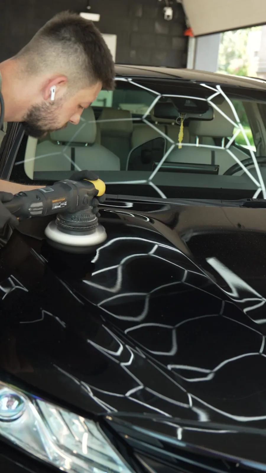 Paint correction – polishing the bonnet