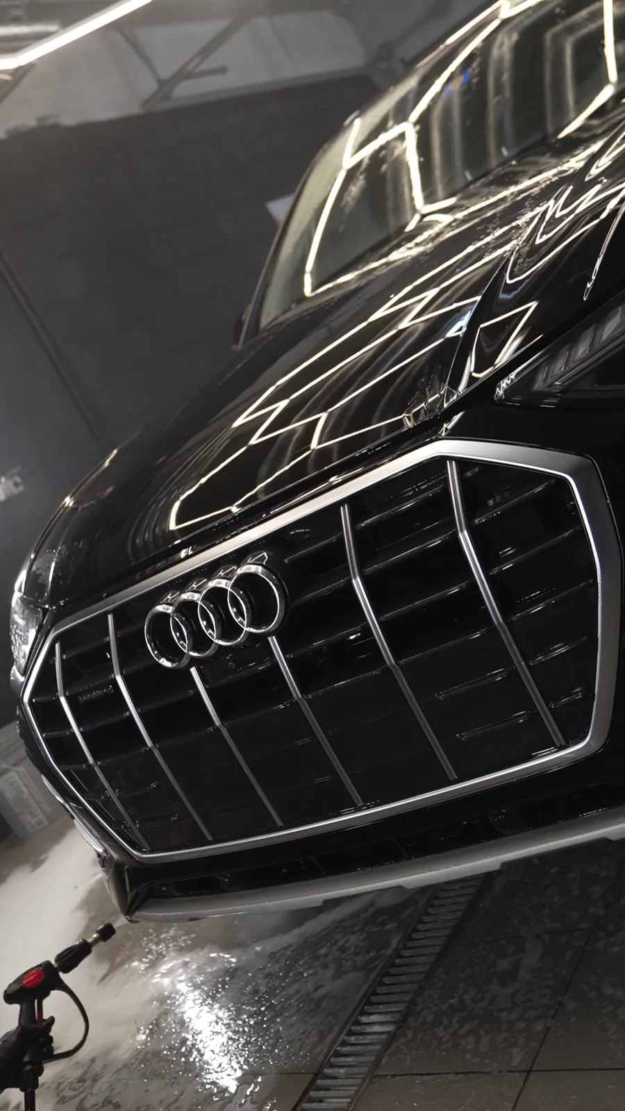 Audi Q – pre-wash with active foam