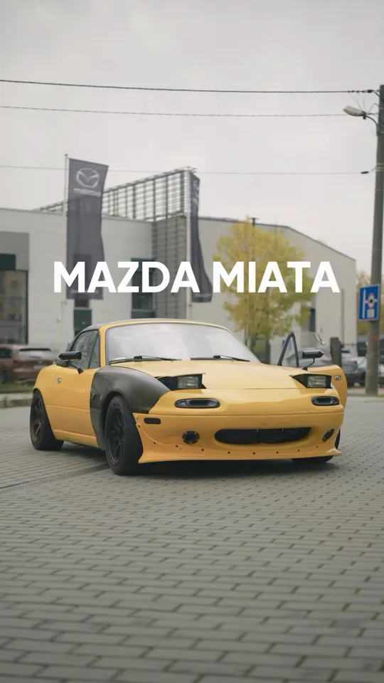 Yellow Mazda MX-5 in Kraków