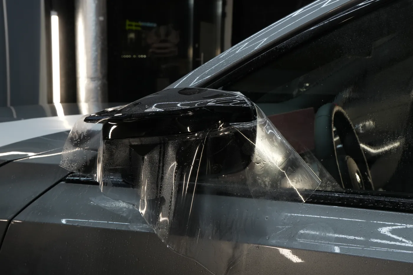 Wrapping a mirror in PPF film — Kraken Detailing Kraków