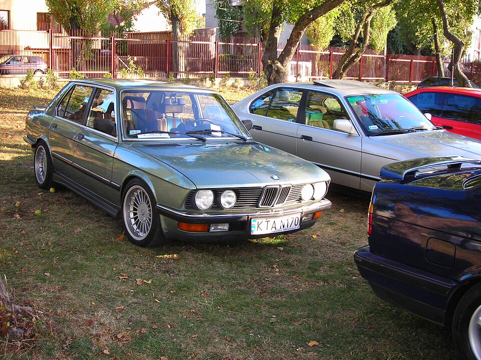 BMW Seria 5 E28