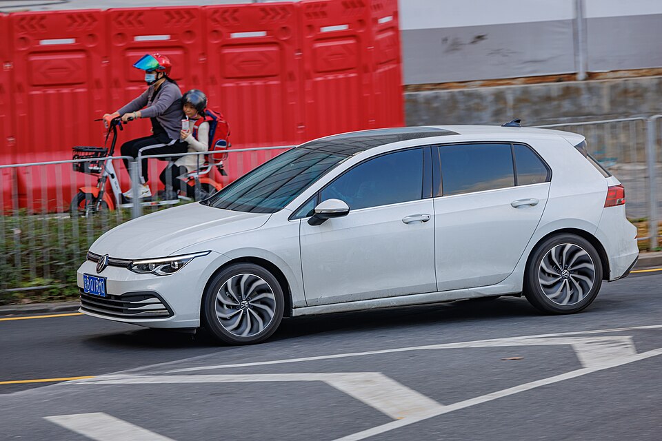 Volkswagen Golf R-Performance Mk8